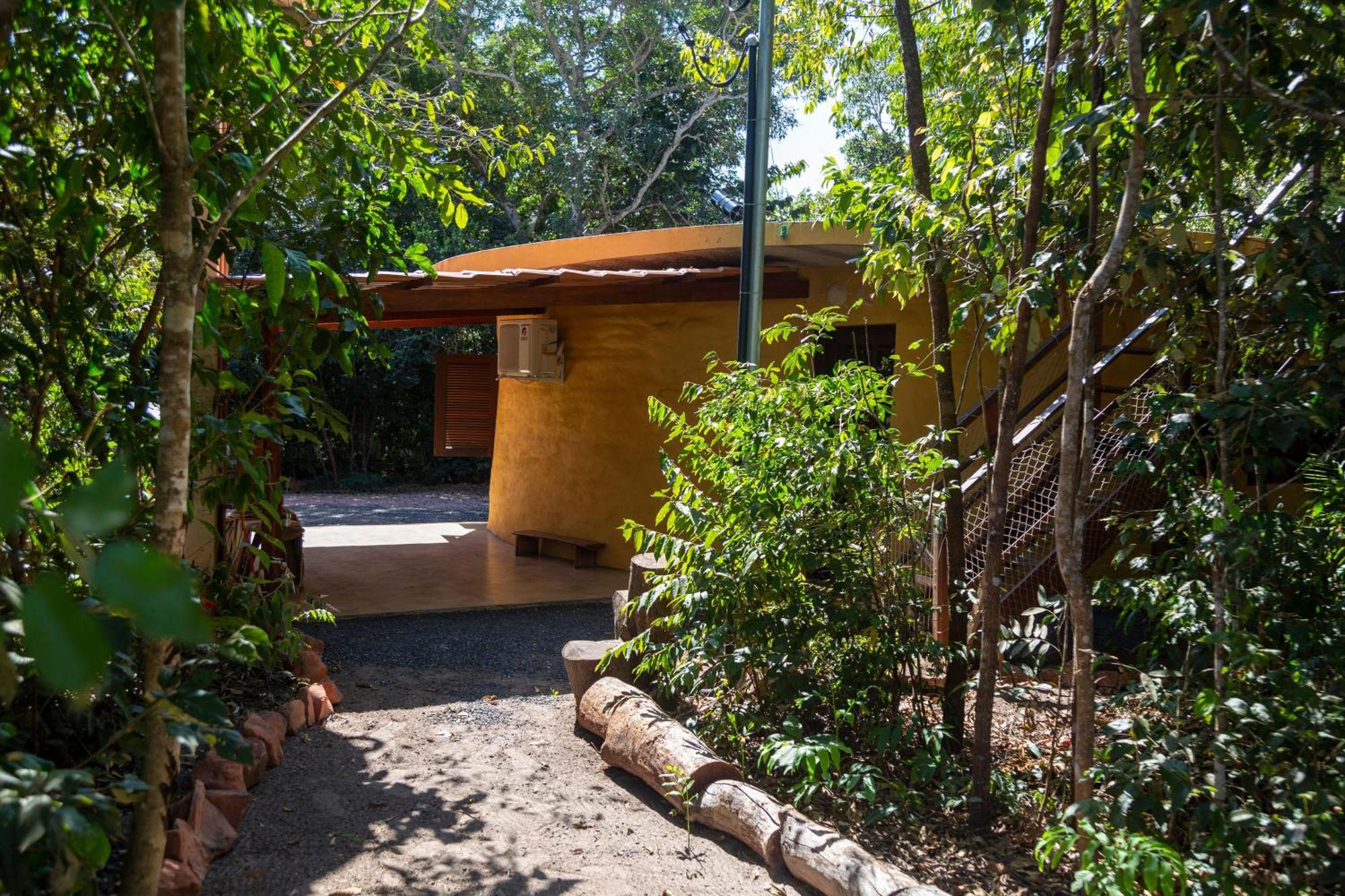 Floresta Encantada Telescopio,Fogueira, Riacho Chapada dos Guimarães Εξωτερικό φωτογραφία
